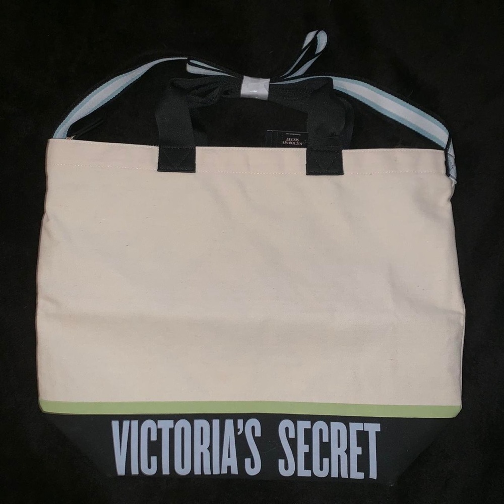 victoria’s secret insulated cooler/tote bag in one